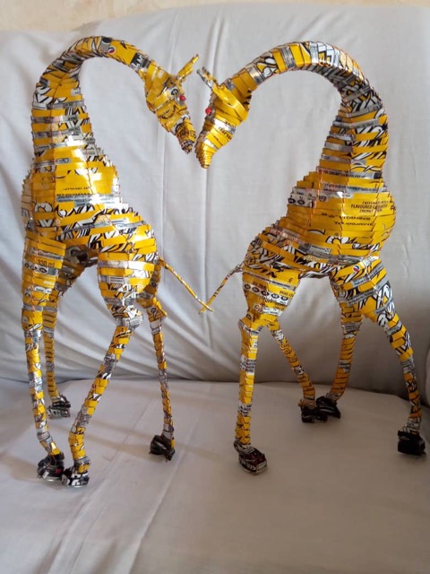 Giraffe-Recycled Tin Can (Yellow)
